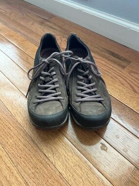 Dansko Paisley Women's Waterproof Walking Shoes Sz 41= 11-11.5